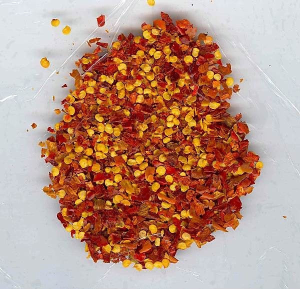 1-PACK OF SPICE CHILE FLAKES HOT