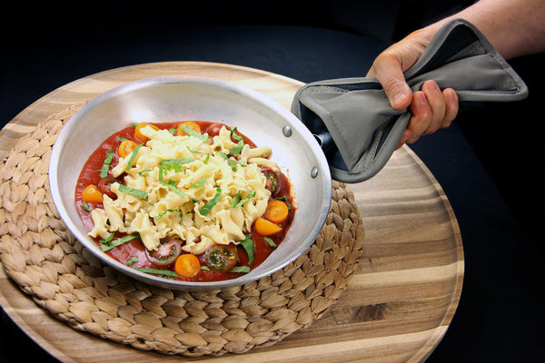 2 CT-PACK OF HOLDER POT HANDLE SKILLET 10IN